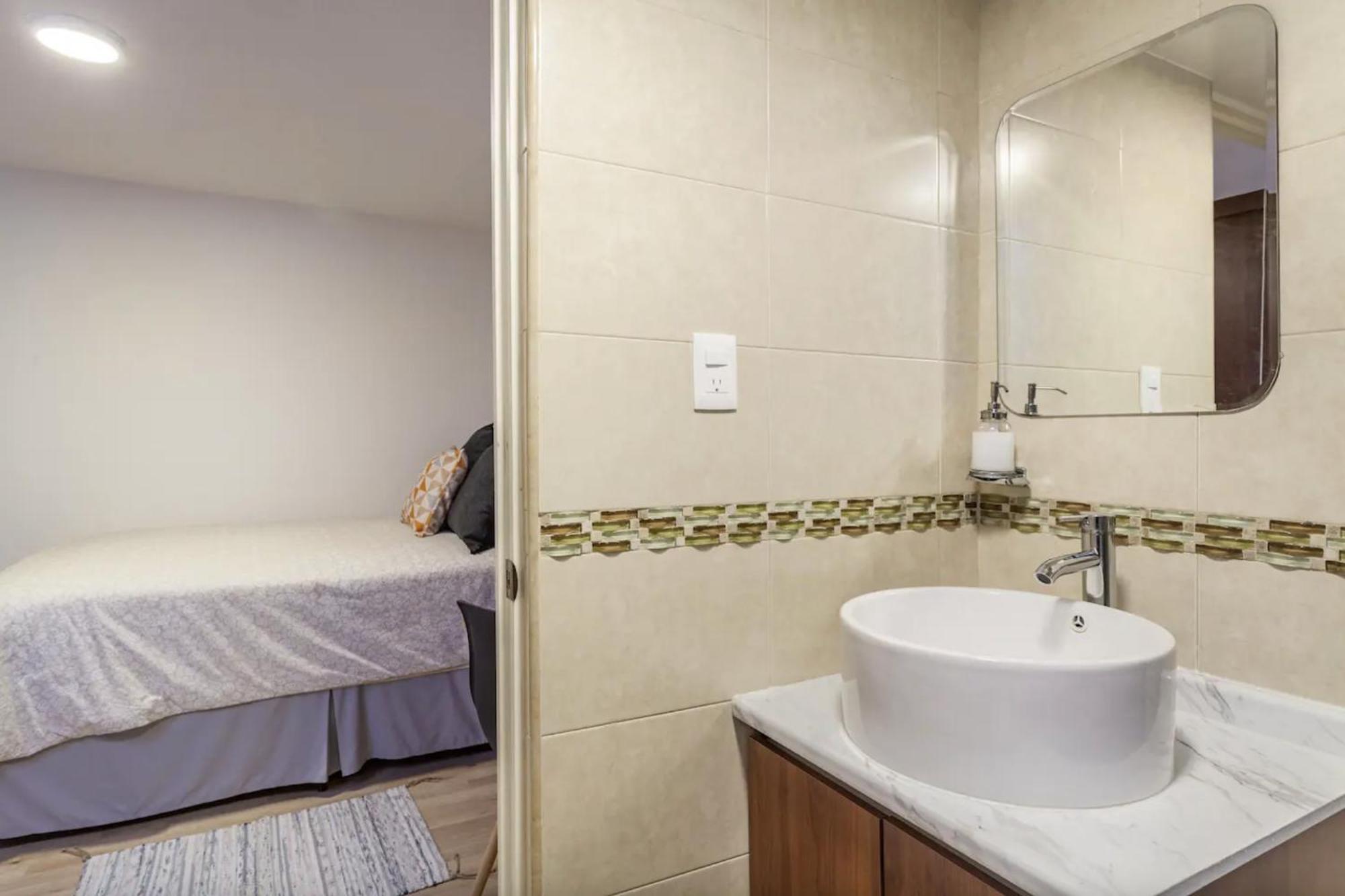 Bedroom With Private Bathroom In Roma Norte In Mexikóváros Kültér fotó